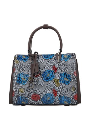 Geantă de mână cu mânere maro închis, având un design floral în relief în albastru, roșu, galben și gri pe un fundal texturat gri.