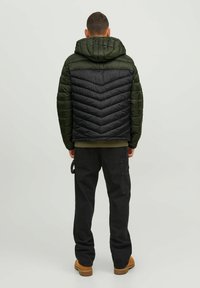 Jack & Jones JJEHERO PUFFER HOOD - Winter jacket - rosin