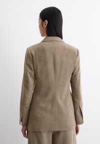 Marc O'Polo 2-BUTTON, ATTACHED POCKETS, NOTCH LAPEL - Blazer - shaded brown melange