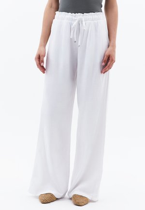 OXXO HIGH WAIST MIT BEIN FORM - Trousers - white