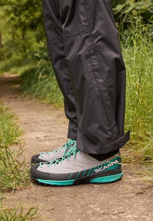 Hikingskor - light grey