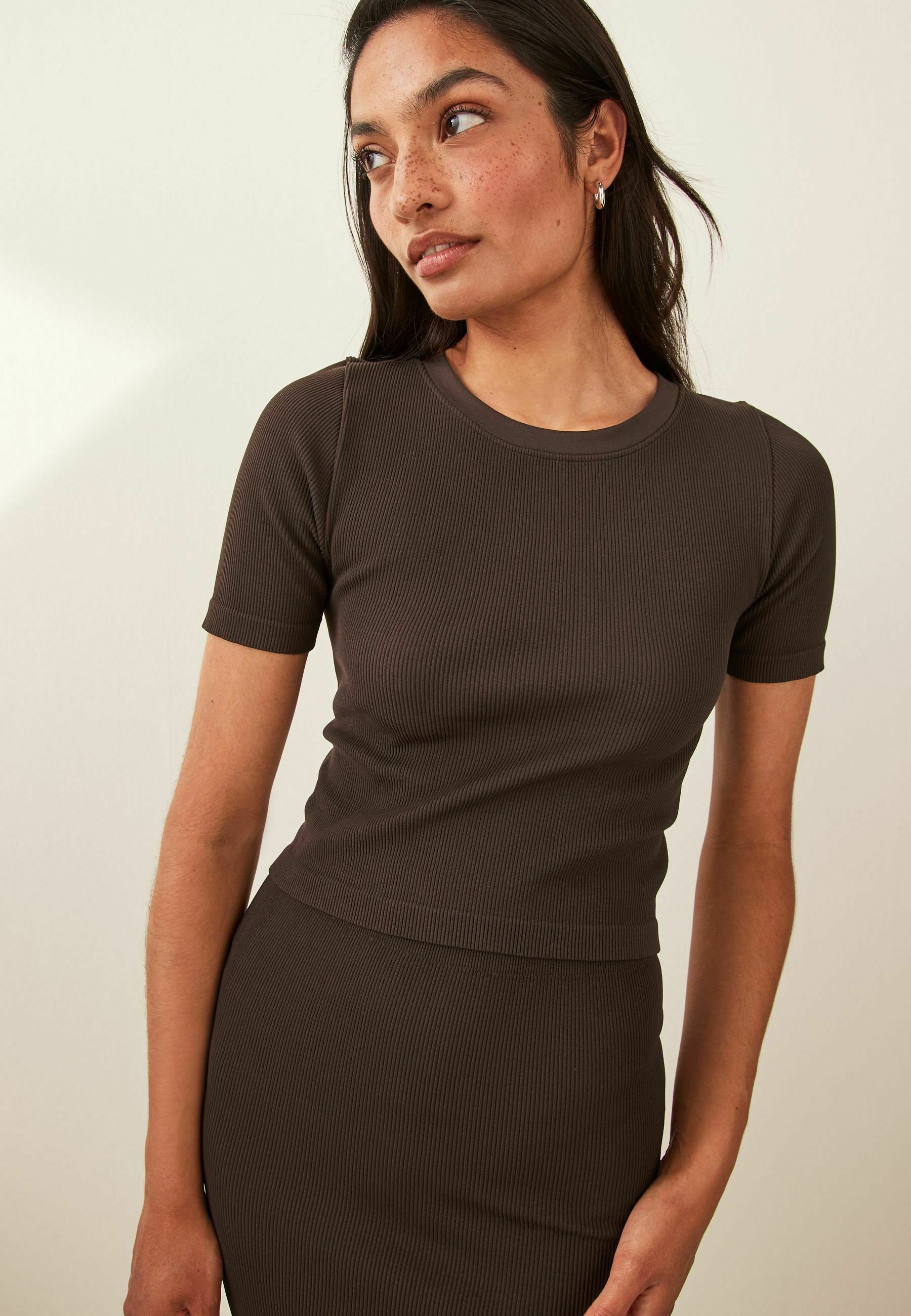 Next SLIM FIT SHORT SLEEVE - Basic T-shirt - chocolate brown/brown - Zalando