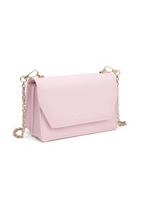 Piccolo borsa a tracolla rosa realizzata in materiale sintetico testurizzato, dotata di chiusura a patta magnetica e tracolla in catena dorata.