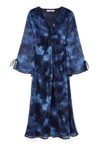 Robe longue fluide en impression tie-dye bleu foncé, avec un décolleté en V profond, un centre froncé et des manches en cloche avec des détails à nouer. Tissu léger.