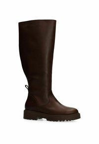 Stivali in pelle marrone scuro al ginocchio con punta rotonda, tacco spesso e suola in gomma testurizzata. Presentano una linguetta sul retro.