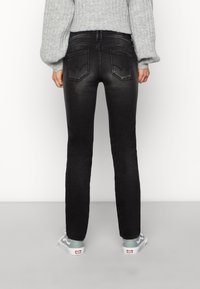 Jean Slim Blanc Le Temps Des Cerises Taille 40/41 – Neuf Avec étiquettes