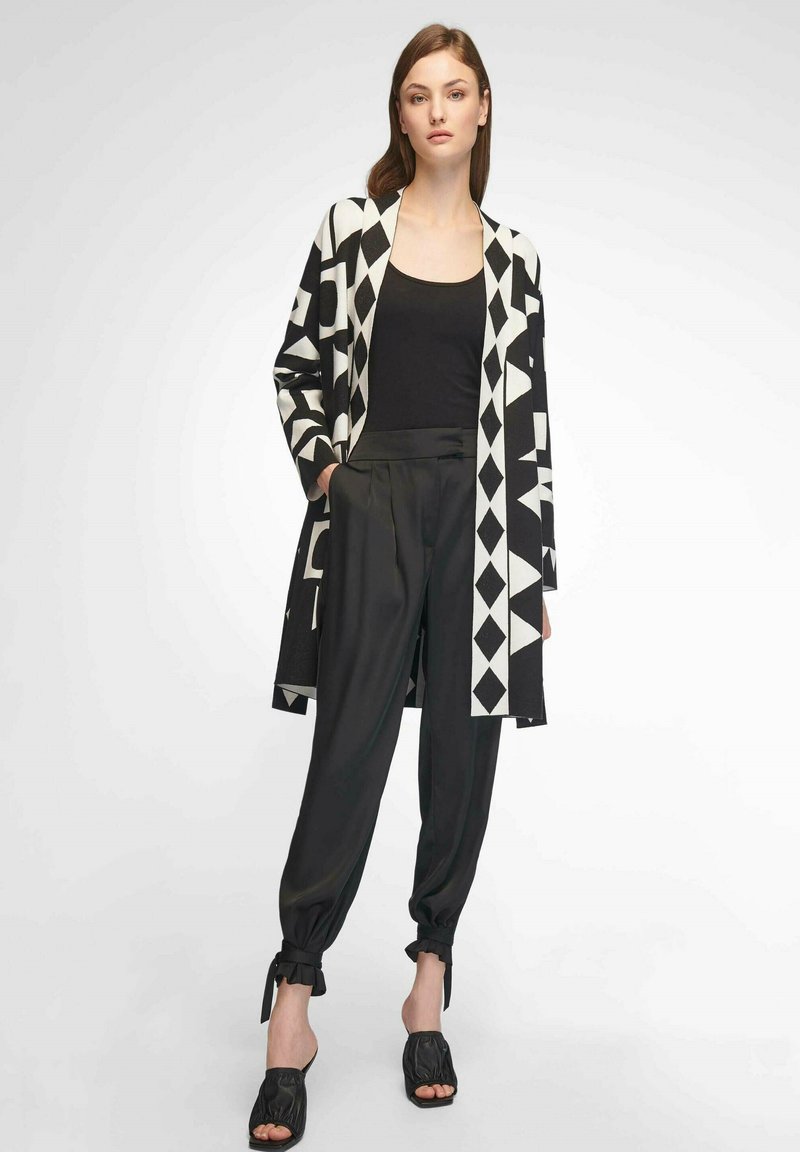 Damen Strickjacken | TALBOT RUNHOF X PETER HAHN Strickjacke schwarz/weiß/schwarz - FZ37365 Damen Strickjacken | TALBOT RUNHOF X PETER HAHN Strickjacke schwarz/weiß/schwarz - FZ37365