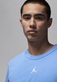 Jordan TOP - Sports T-shirt - legend blue white