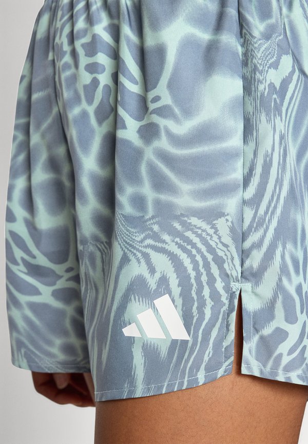 TRAIN ESSENTIALS ALL OVER PRINTED WORKOUT SHORT - Sports shorts2