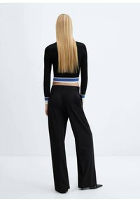 Mango Pullover - black