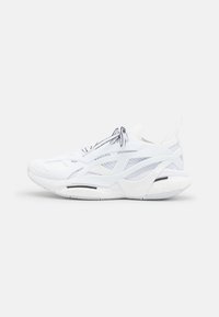 adidas by Stella McCartney Scarpe da corsa su strada - white