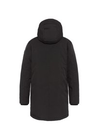 Parka negra impermeable con capucha, con una textura suave, mangas largas y corte recto. Diseño sencillo sin patrones o acentos visibles.