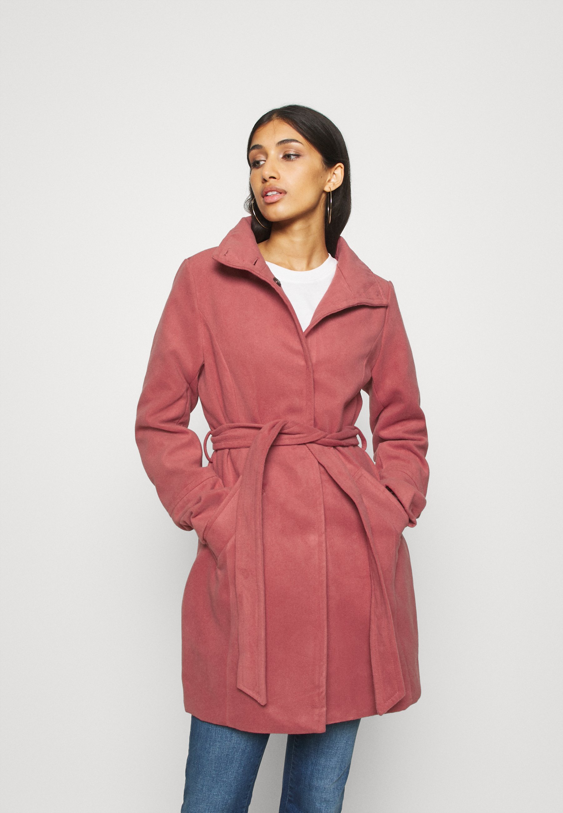 b.young BYCIRLA COAT Kåpe frakk canyon roselyserosa b.young BYCIRLA COAT Kåpe frakk peacoat Zalando.no