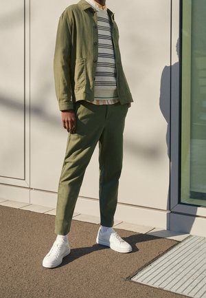 Lichte jas - olive