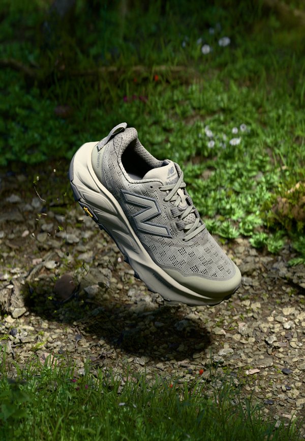 FRESH FOAM X HIERRO V9 - Trail running shoes - arid stone