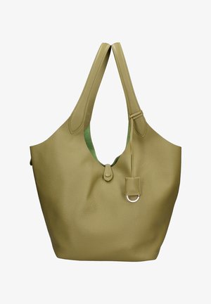 Sac cabas en cuir vert olive avec de larges poignées, une fermeture à languette à l'avant et un porte-clés en cuir suspendu avec un anneau en métal.