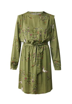 Robe verte à manches longues, motif floral et ceinture à la taille. Présente un col rond et des détails froncés subtils sur les épaules.