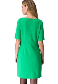 zero MIT U-BOOT AUSSCHNITT - Freizeitkleid - bright green