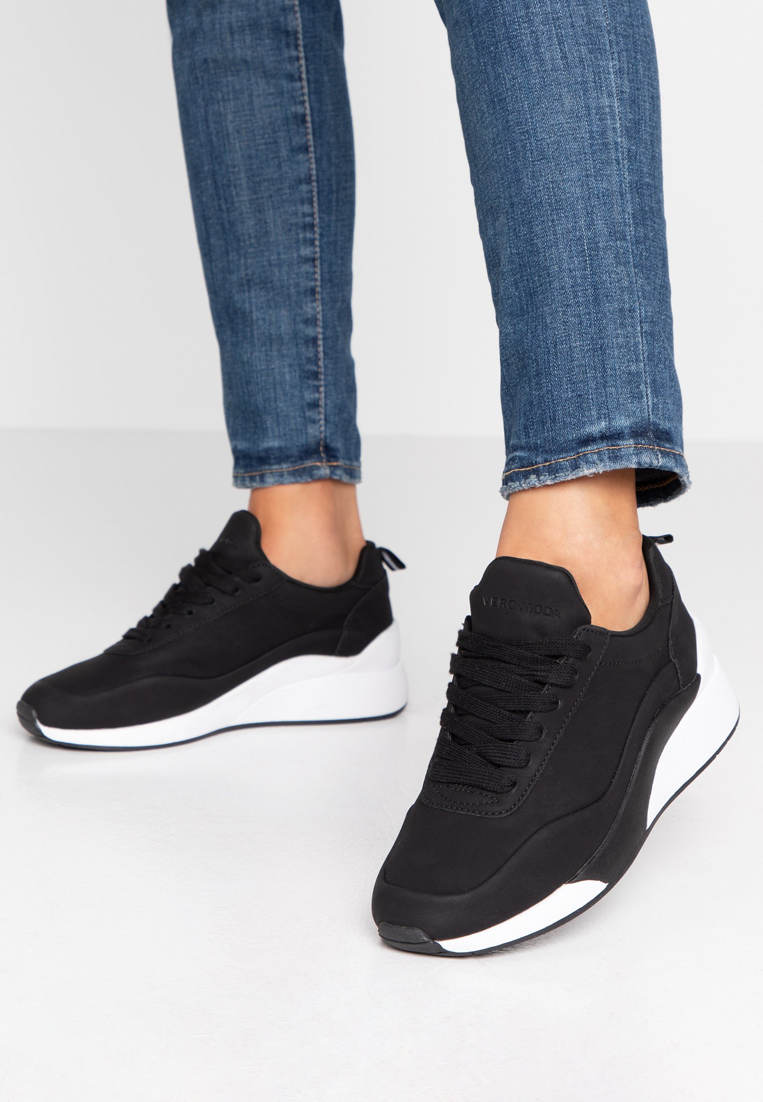 Gray-orange sneakers in suede VERO MODA Linea - Women´s shoes •  Differenta.com