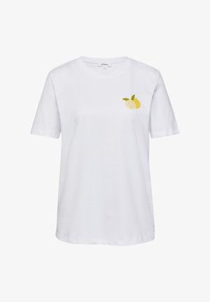 Weißes Baumwoll-T-Shirt mit einer sanften Stickerei von Zitrone und Blatt auf der linken Brust. Kurze Ärmel, runder Ausschnitt und lässige Passform.