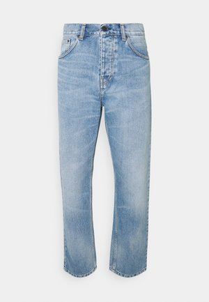 Lichtblauwe denim jeans met een rechte pijp, hoge taille, vijf zakken en een klassieke knoopsluiting. Licht vervaagde textuur met zichtbare naden.