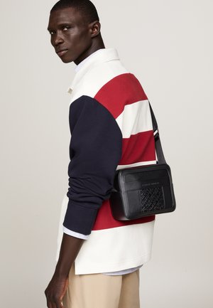Tommy Hilfiger CENTRAL MONO REPORTER - Bandolera - black