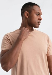 Ombre T-shirt basic - beige