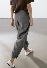 Thumbnail Image 3