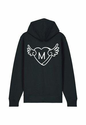 Felpa nera con cappuccio caratterizzata da un design di un cuore bianco con ali e la lettera "M" al centro, realizzata in tessuto morbido con una finitura texturizzata.