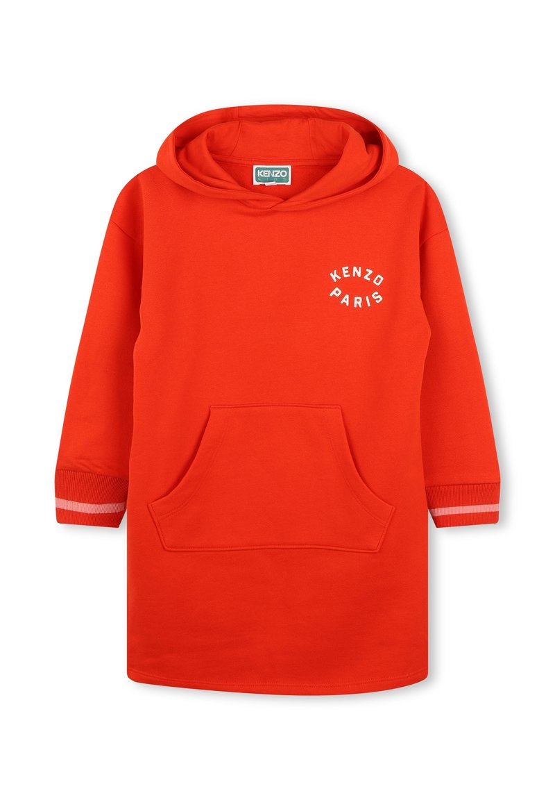 Robe à capuche rouge avec poche kangourou, ornée d'un texte blanc "KENZO PARIS" et de poignets rayés. Fabriquée en matériau doux pour plus de confort.
