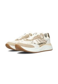 Beige und weiße Sportschuhe mit einem Obermaterial aus Mesh, Wildlederakzenten und goldenen Details. Dicke weiße Sohle mit einer strukturierten, tanfarbenen Außensohle.
