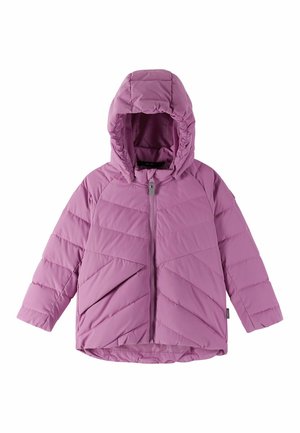 Giacca imbottita viola con cappuccio, caratterizzata da motivi a rombi diagonali e zip anteriore. Texture morbida e liscia con un design più caldo.
