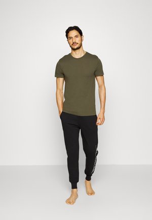 CREW 3 PACK - Undershirt - olive/garden trail/canopy olive