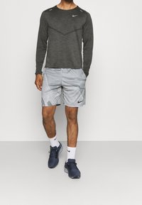 Nike Performance Långärmad tröja - black