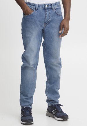 KARUP 5 POCKET - Džíny Straight Fit - denim light blue