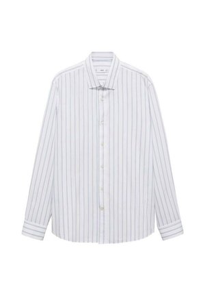 Camicia a maniche lunghe in cotone bianco con righe verticali azzurro chiaro, colletto classico, chiusura anteriore con bottoni e orlo dritto.