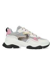 Maruti Trainers - white