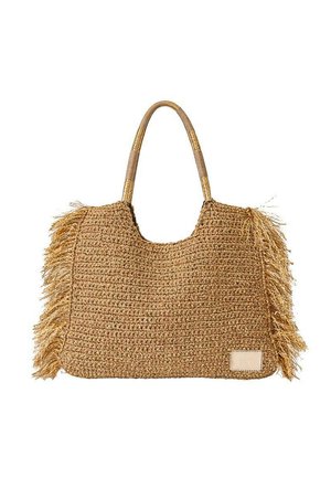 Bolso tote de paja tejido con detalles de flecos en los lados y asas redondeadas envueltas en paja y tela a juego.