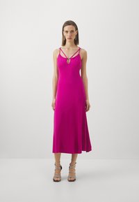 MICHAEL Michael Kors - SOLID STRAPPY MIDI DRESS - Cocktailkjole - deep fuchsia Miniatyrbilde 1