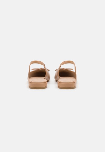 Stuart Weitzman SLEEK BOW SLINGBACK FLAT - Sling-Ballerina - adobe/black