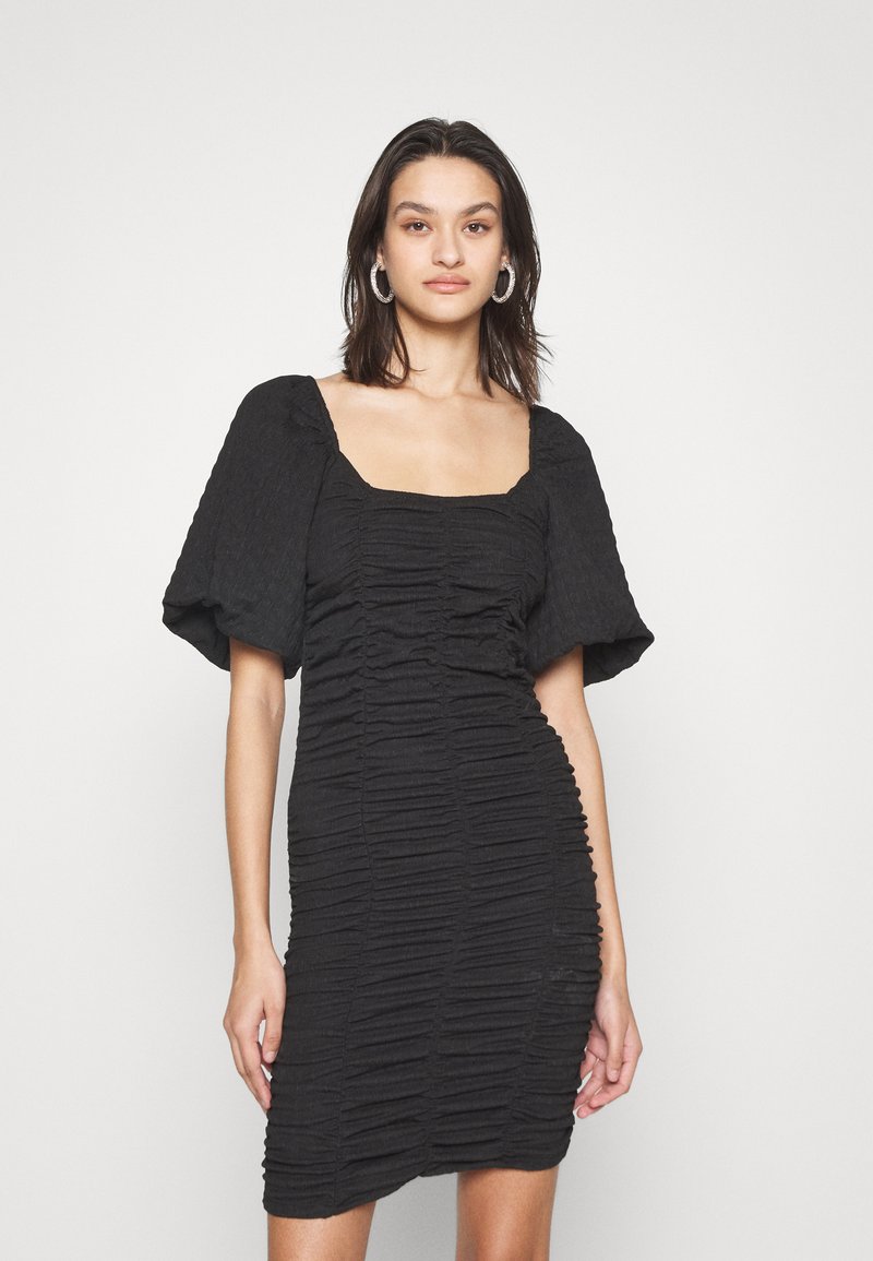 Pieces PCALICE SHORT DRESS - Φόρεμα σε ίσια γραμμή - black