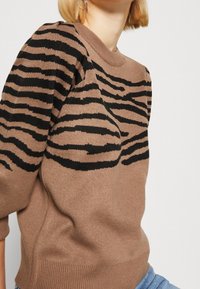 VILA Stickad tröja - brown