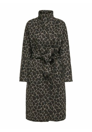 Robe con stampa leopardata in tonalità di marrone scuro e chiaro, caratterizzata da un colletto alto, maniche lunghe e una cintura in vita da legare. Tessuto testurizzato.