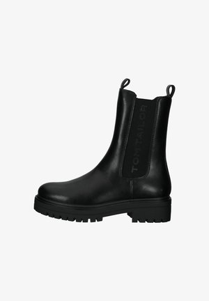 Sorte ankelstøvler lavet af læder med elastiske sidepaneler og trækflapper. Chunky, struktureret sål forbedrer greb og stabilitet.