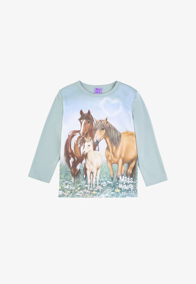 Camicia a maniche lunghe di colore verde chiaro con una grafica che rappresenta una famiglia di cavalli, inclusi un cavallo marrone con macchie bianche, un puledro beige e un cavallo di colore sabbia.