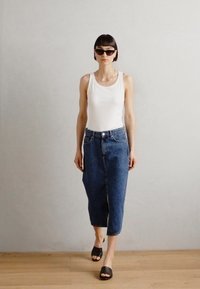 Thumbnail Image 2