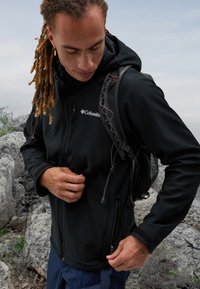 Columbia - CASCADE RIDGE™ - Outdoor jacket - black Thumbnail Image 1