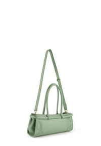 Grüne Ledertasche mit zwei kurzen Griffen und einem abnehmbaren langen Tragegurt. Verfügt über eine glatte Oberfläche und minimale Nähte.