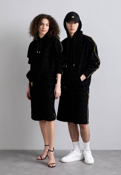Versace BERMUDA I HEART BAROQUE GOTS UNISEX - Pantaloni sportivi - black