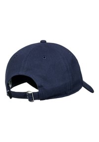 Casquette en coton bleu marine avec une visière courbée, un dessus aéré et une sangle ajustable à l'arrière avec une boucle en métal.